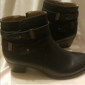 Naturalizer leather boots